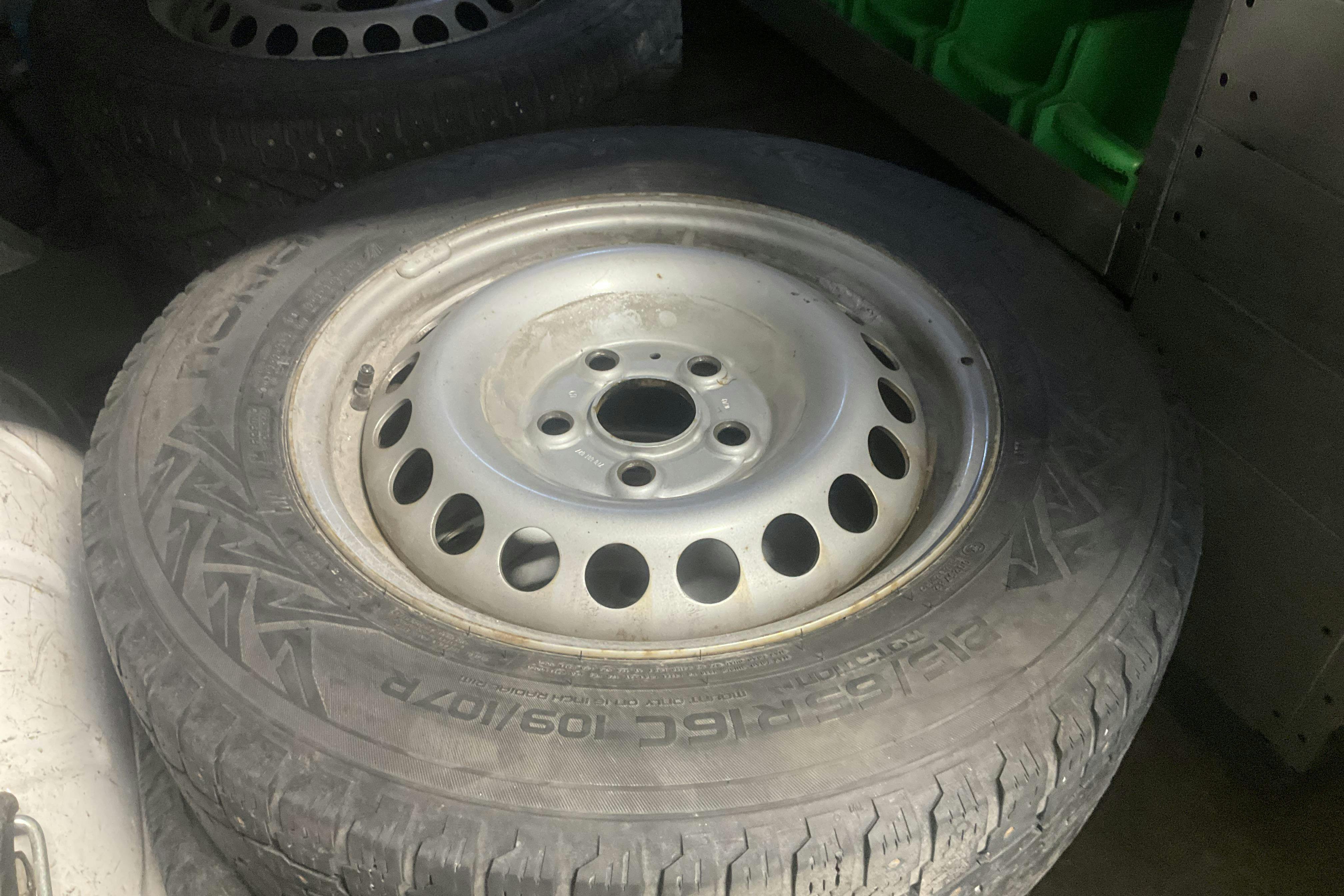 Vehicle Image 15