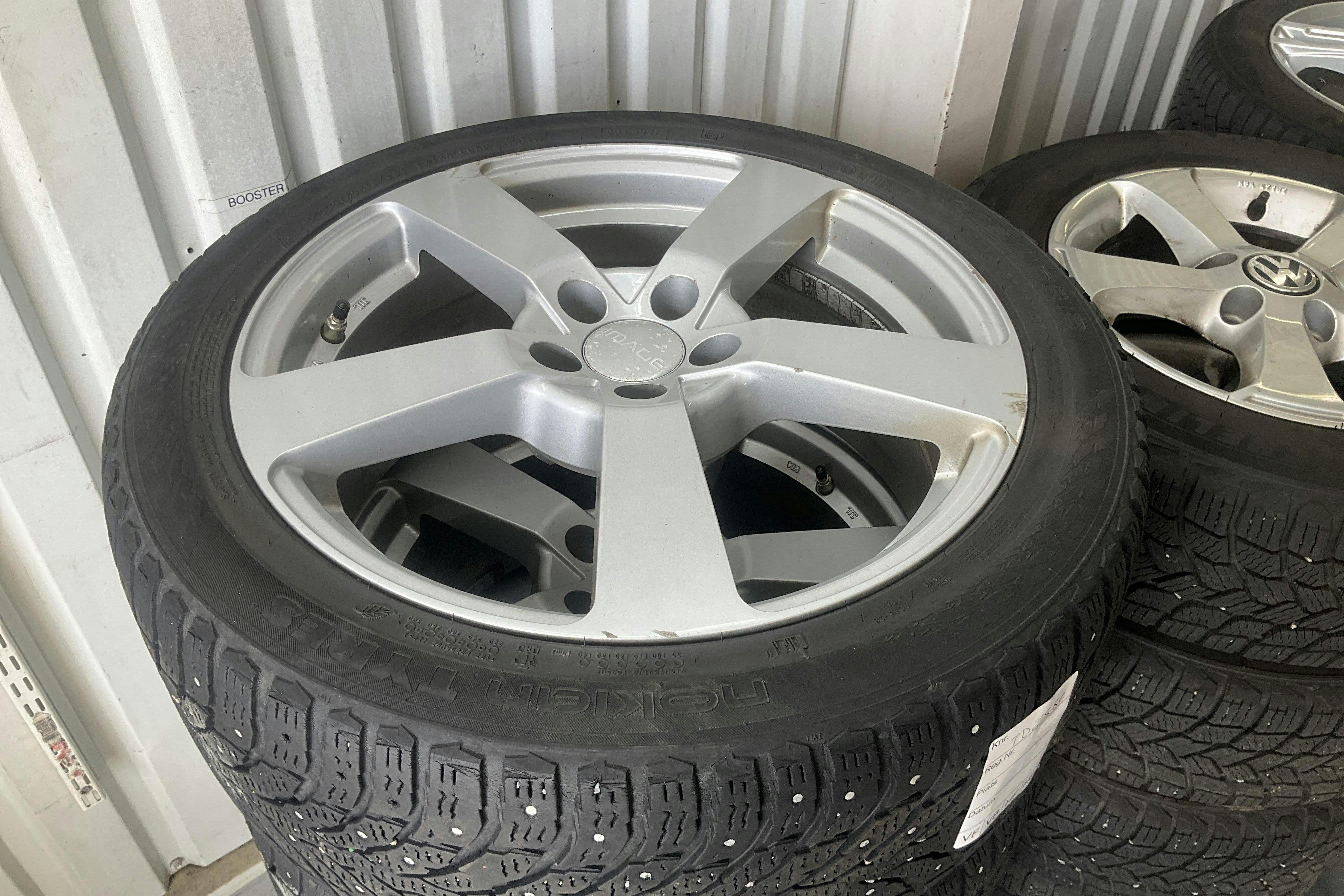 Vehicle Image 17