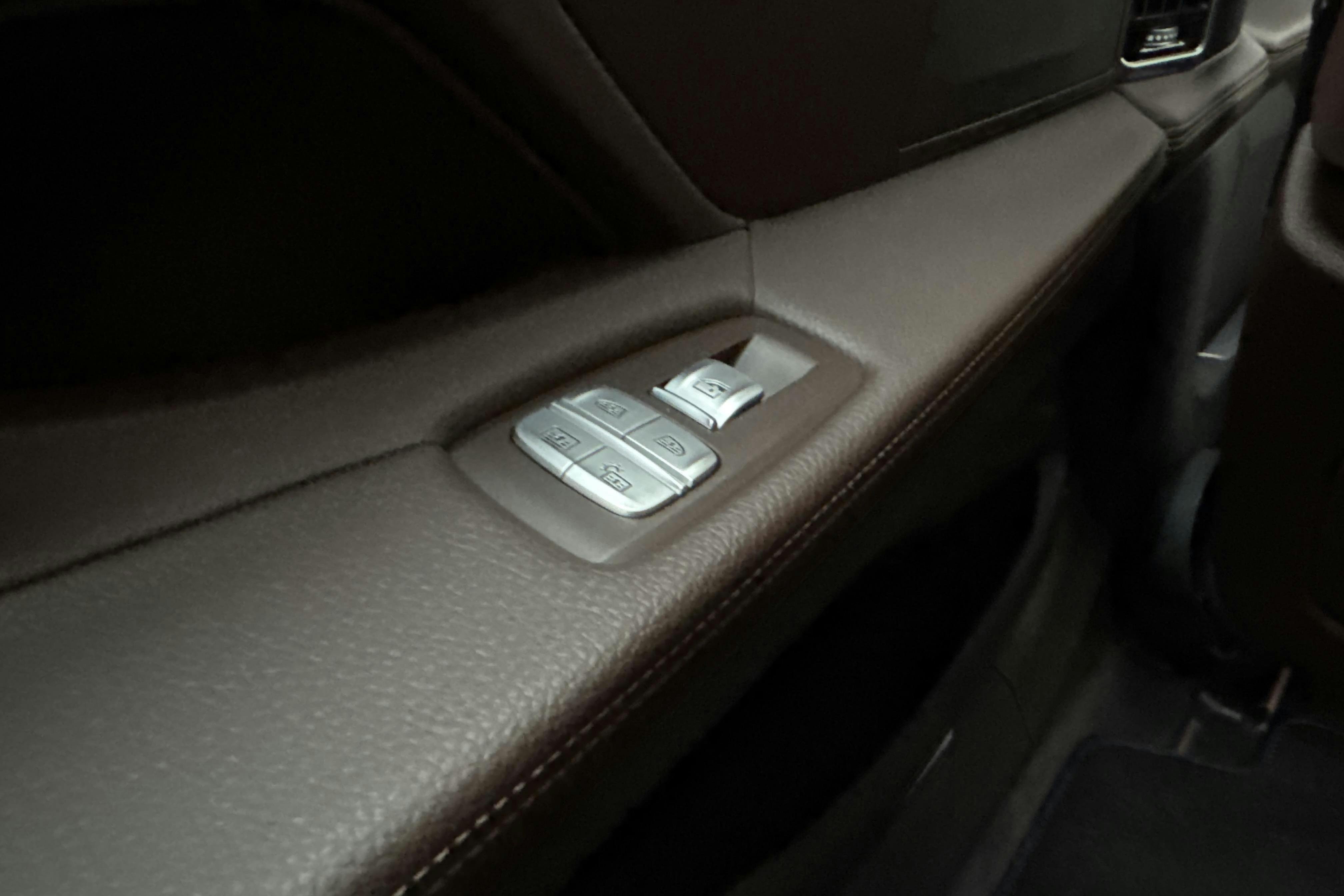Vehicle Image 17