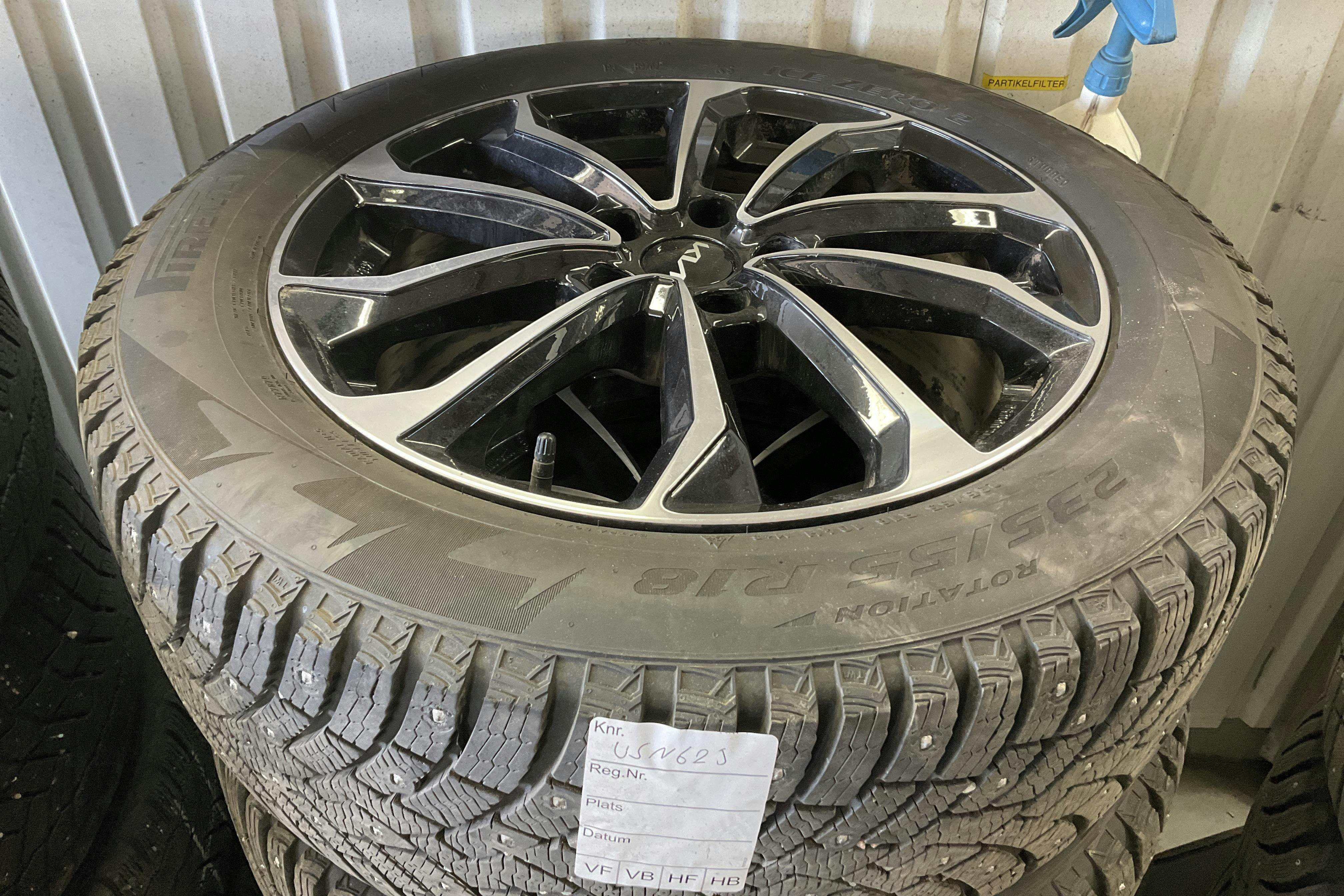 Vehicle Image 16