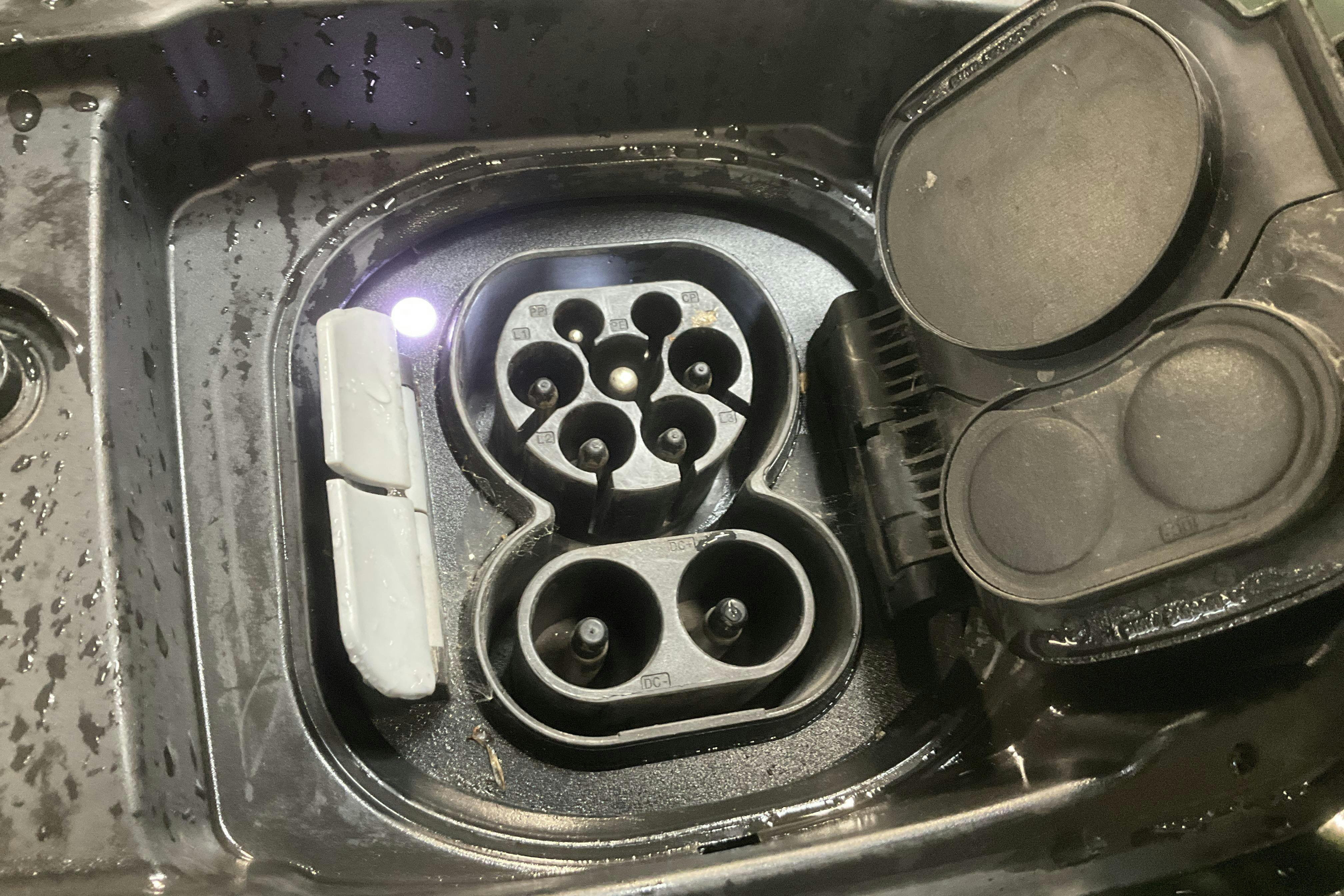 Vehicle Image 16