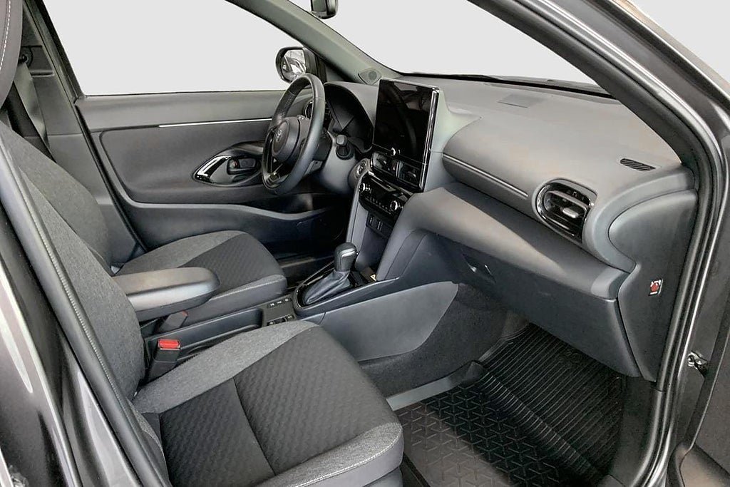 Vehicle Image 8