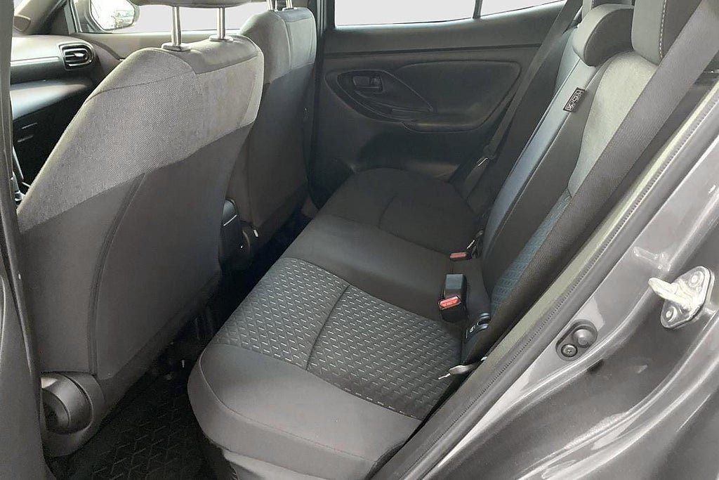 Vehicle Image 9