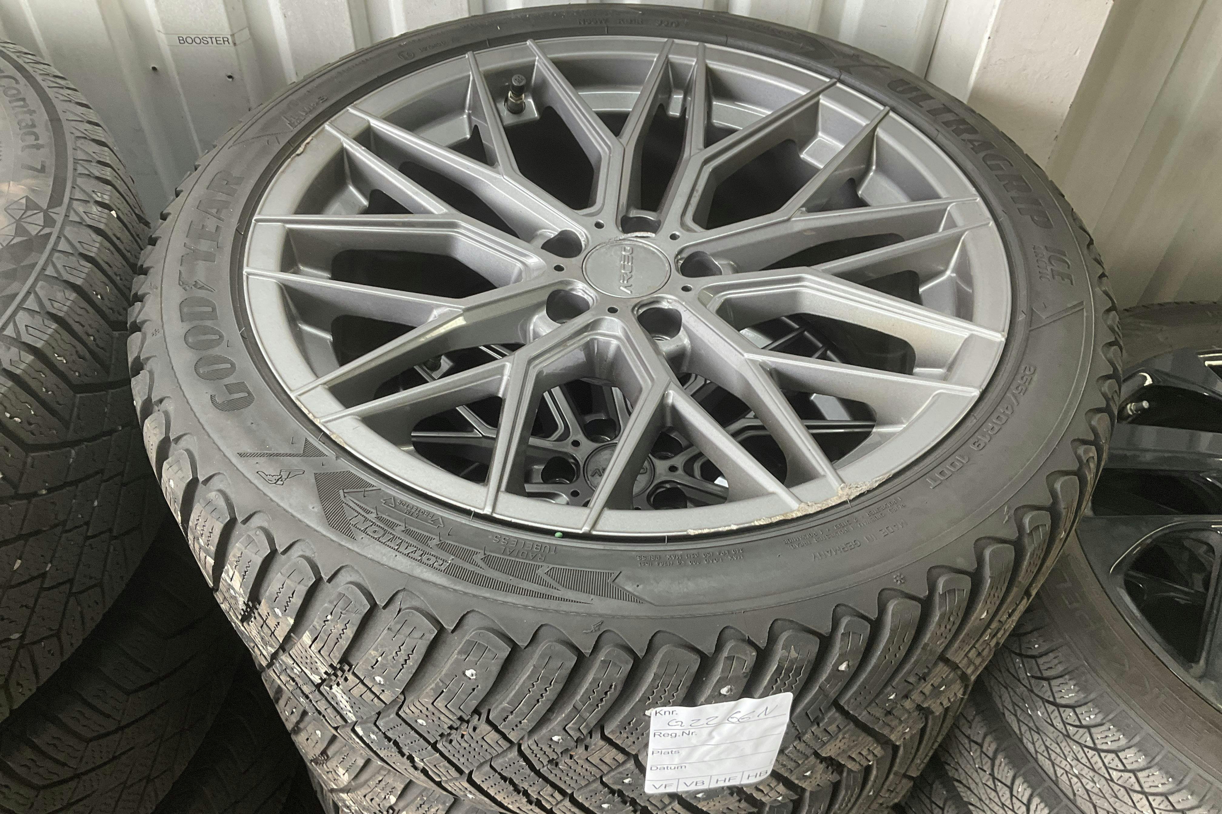 Vehicle Image 18
