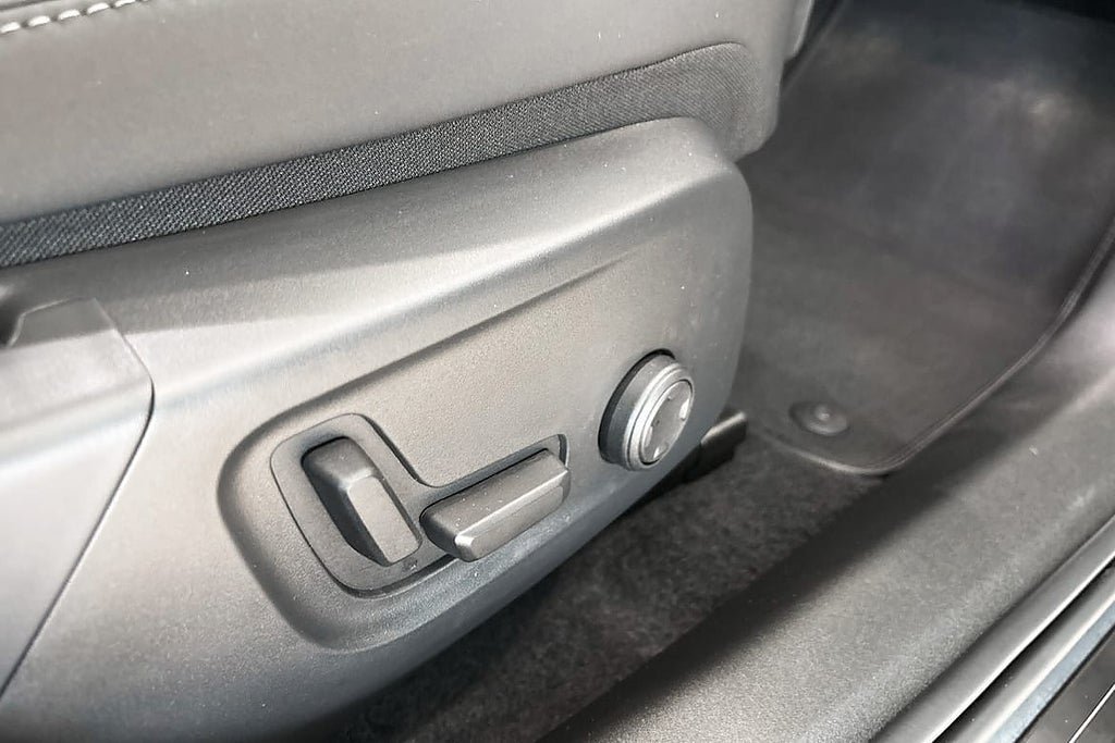 Vehicle Image 22