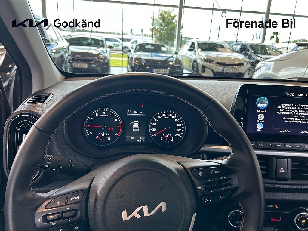 Vehicle Image 10
