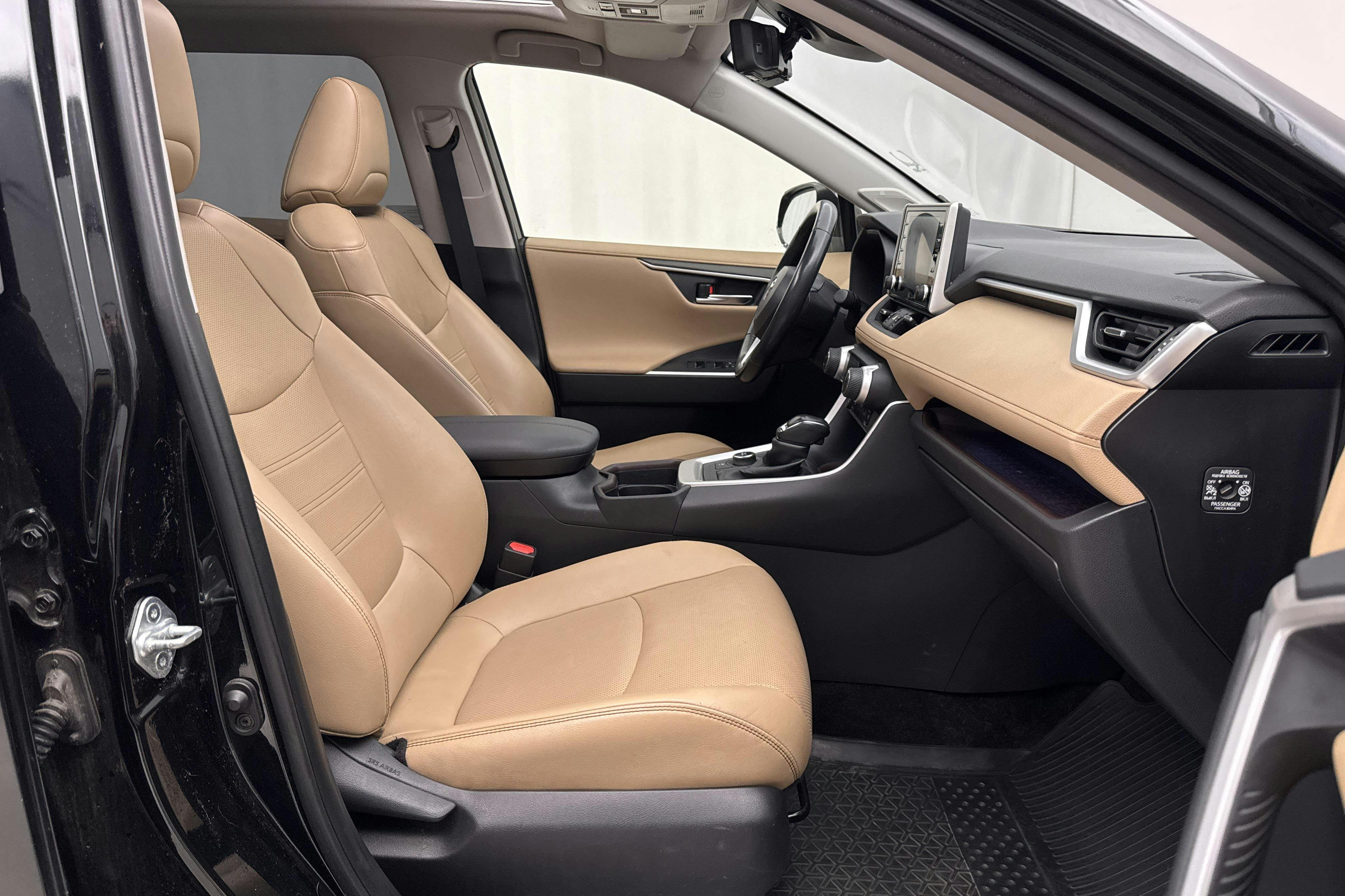 Vehicle Image 7