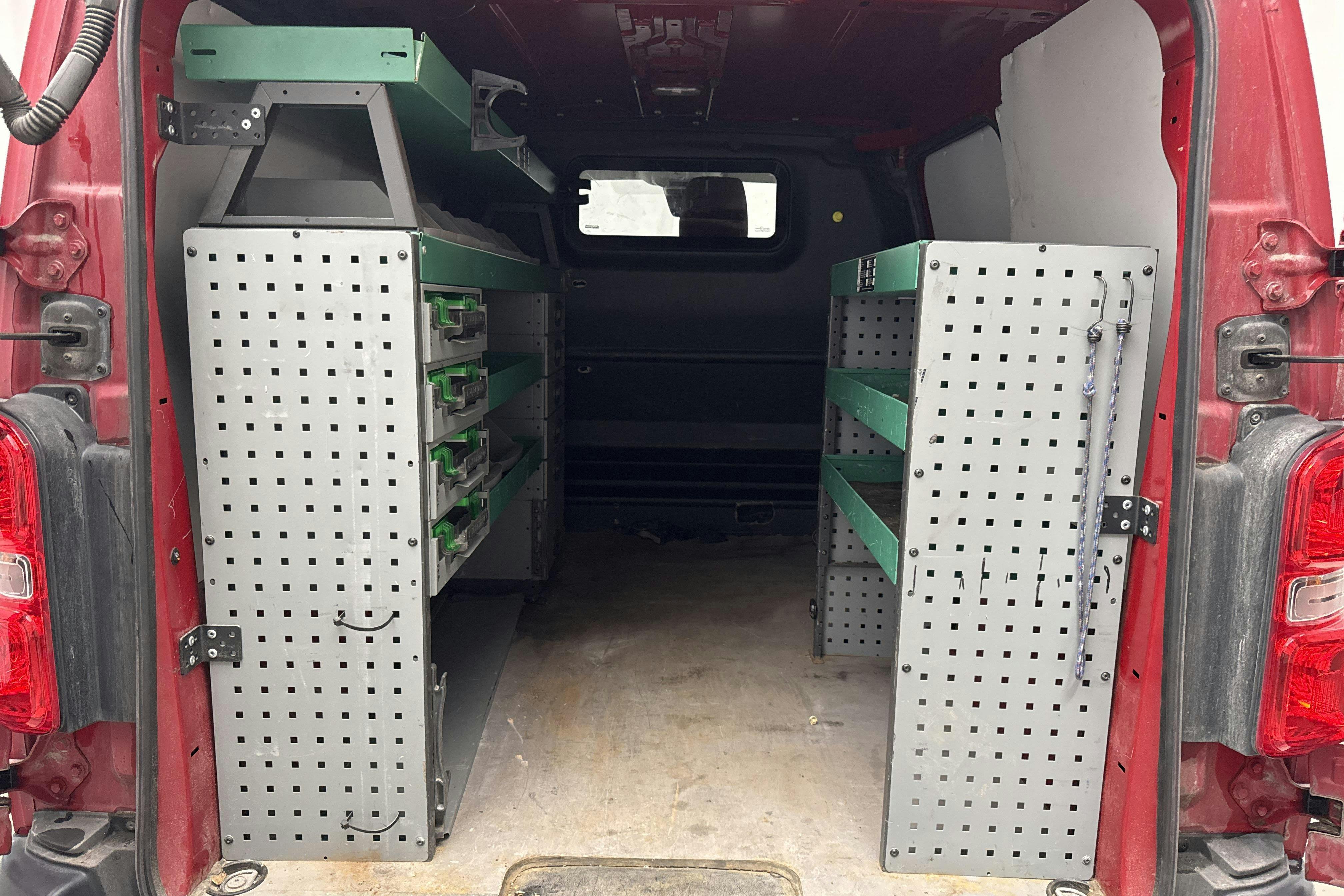 Vehicle Image 9