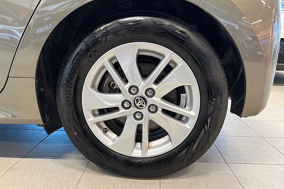 Vehicle Image 17