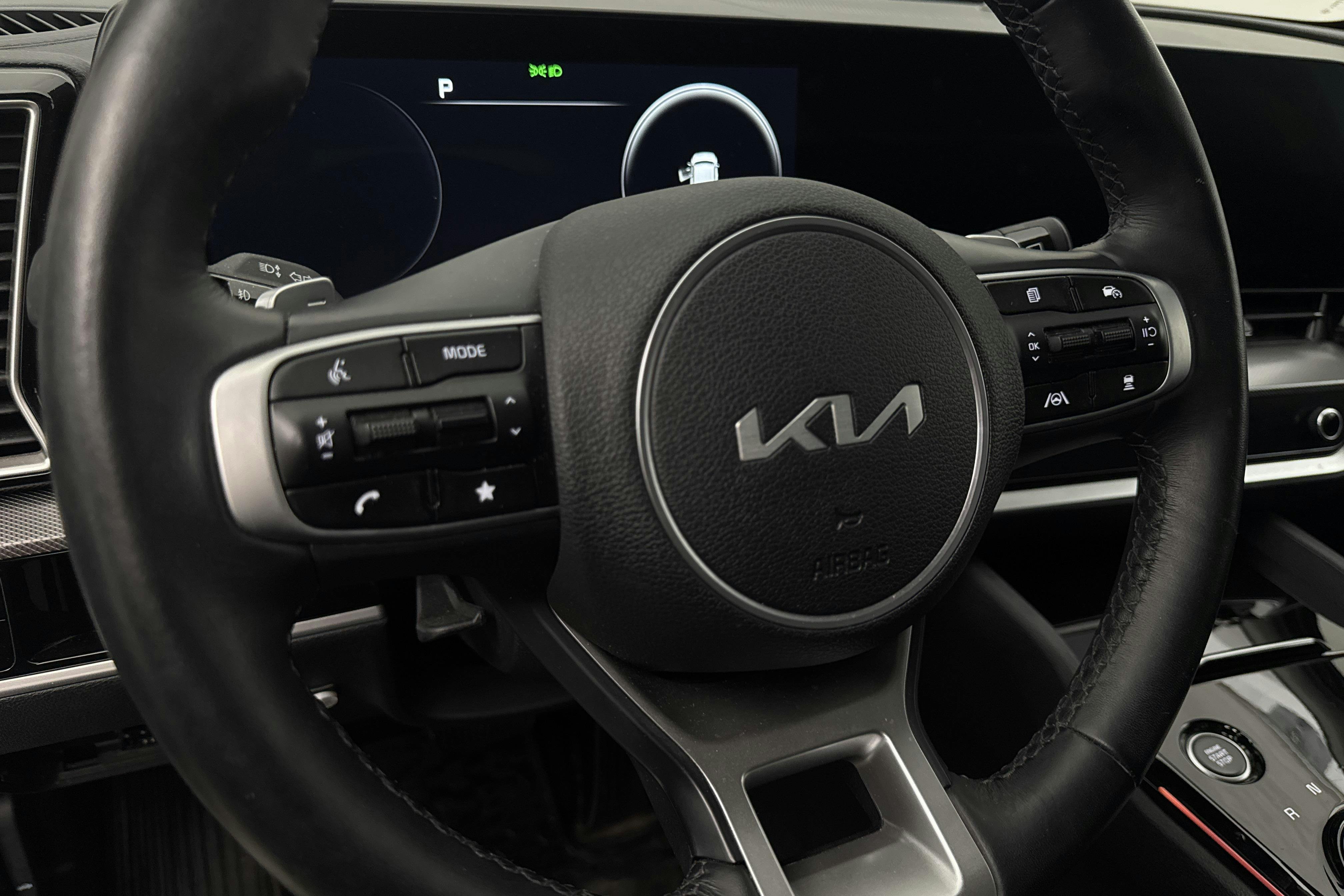 Vehicle Image 16