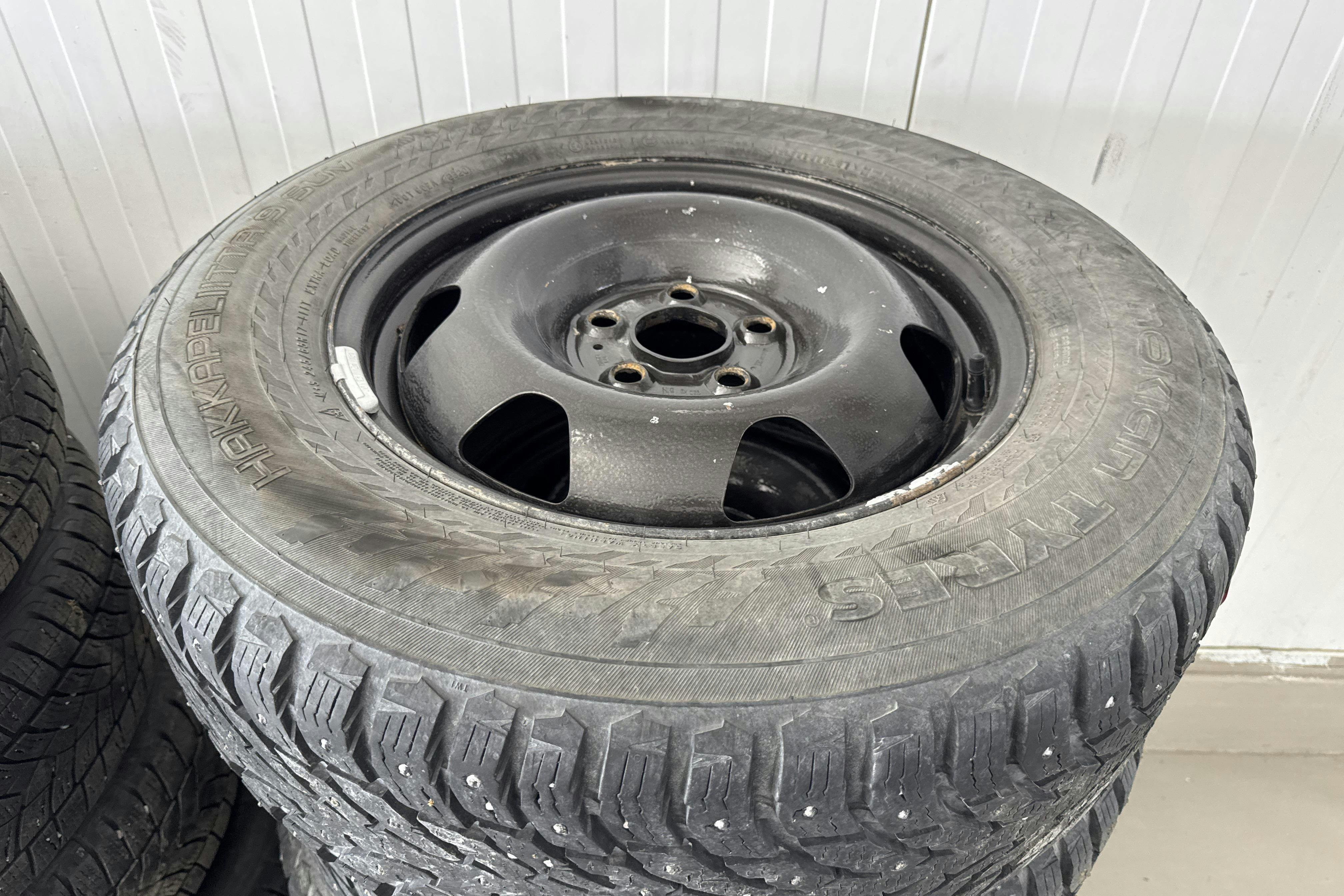 Vehicle Image 16