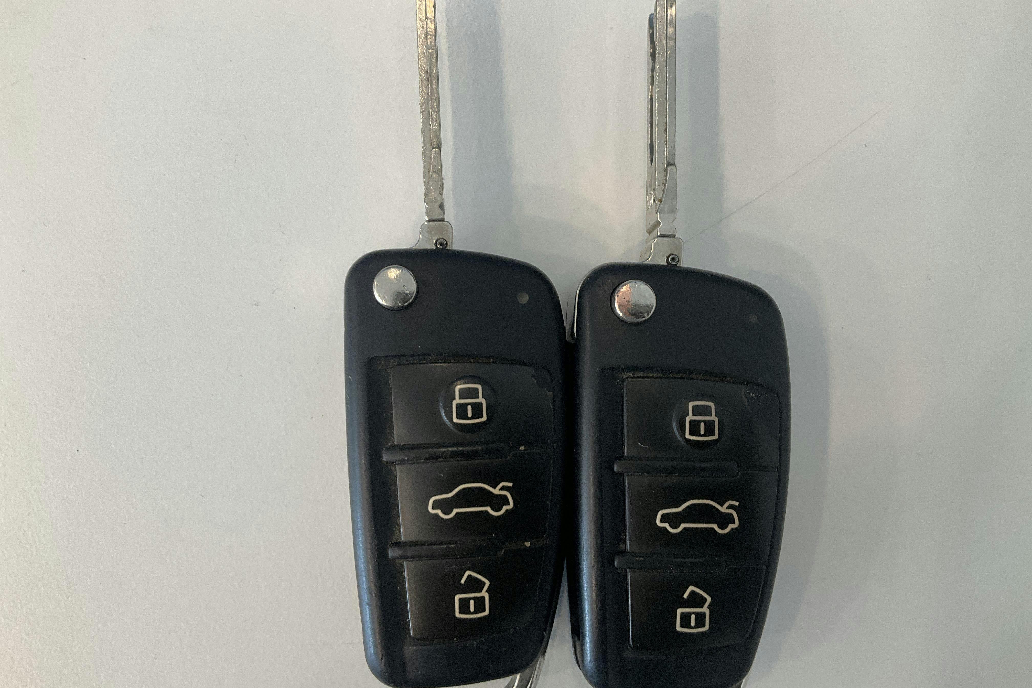 Vehicle Image 16