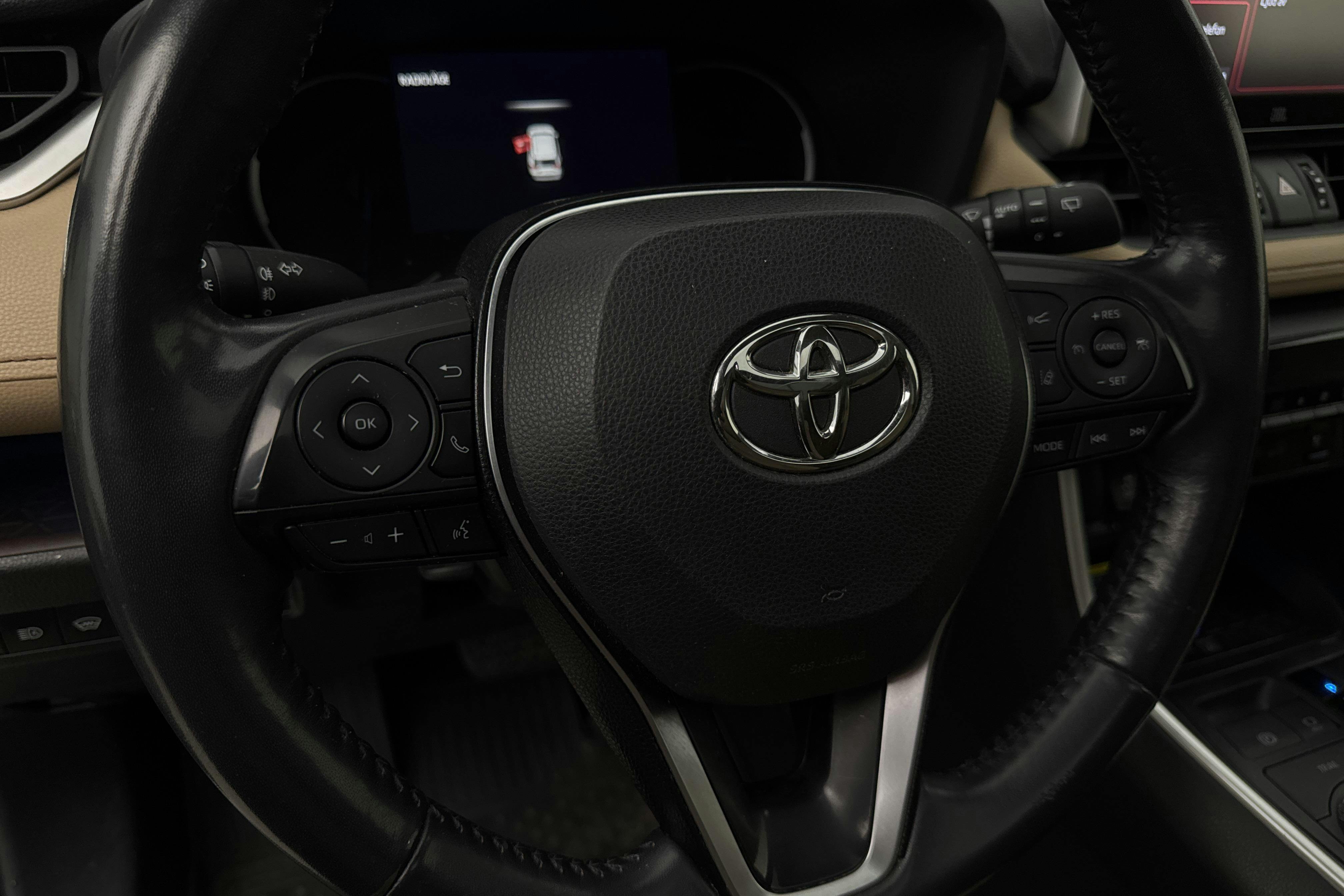 Vehicle Image 16