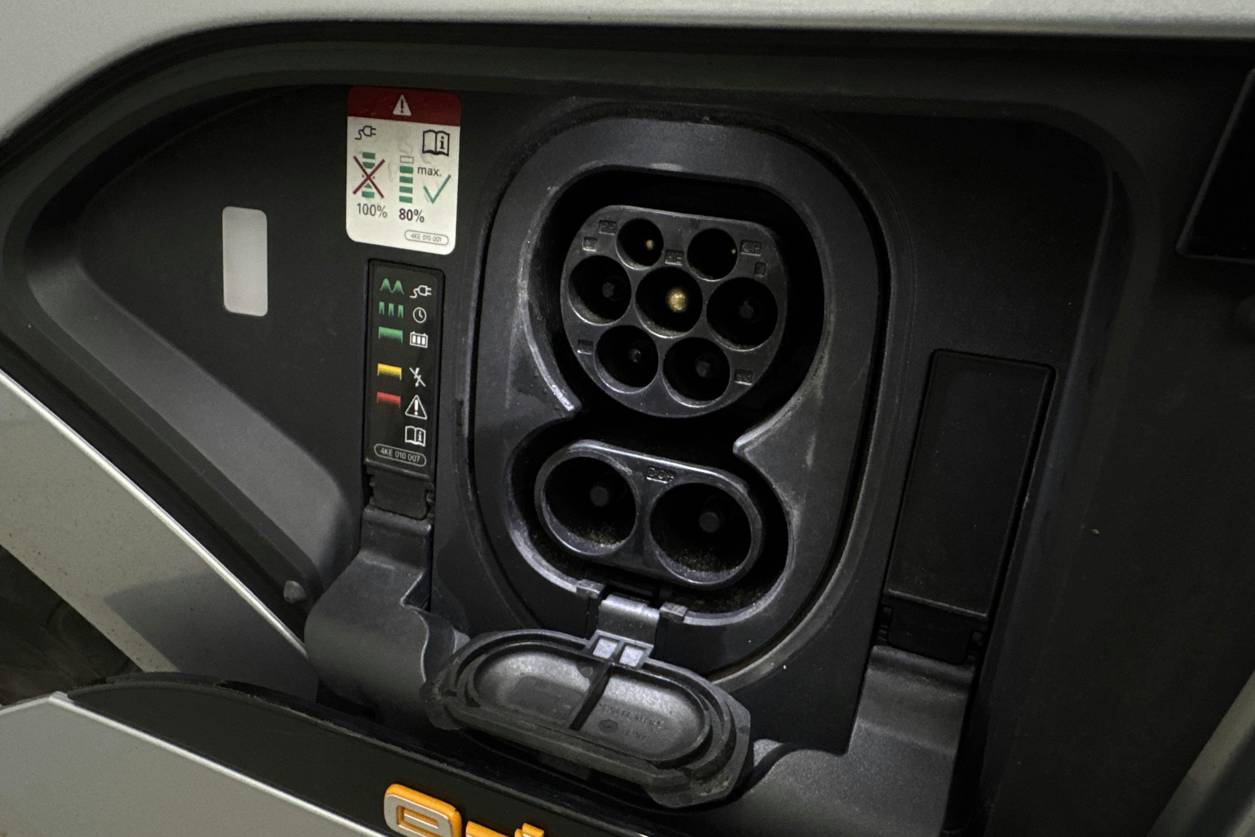 Vehicle Image 17