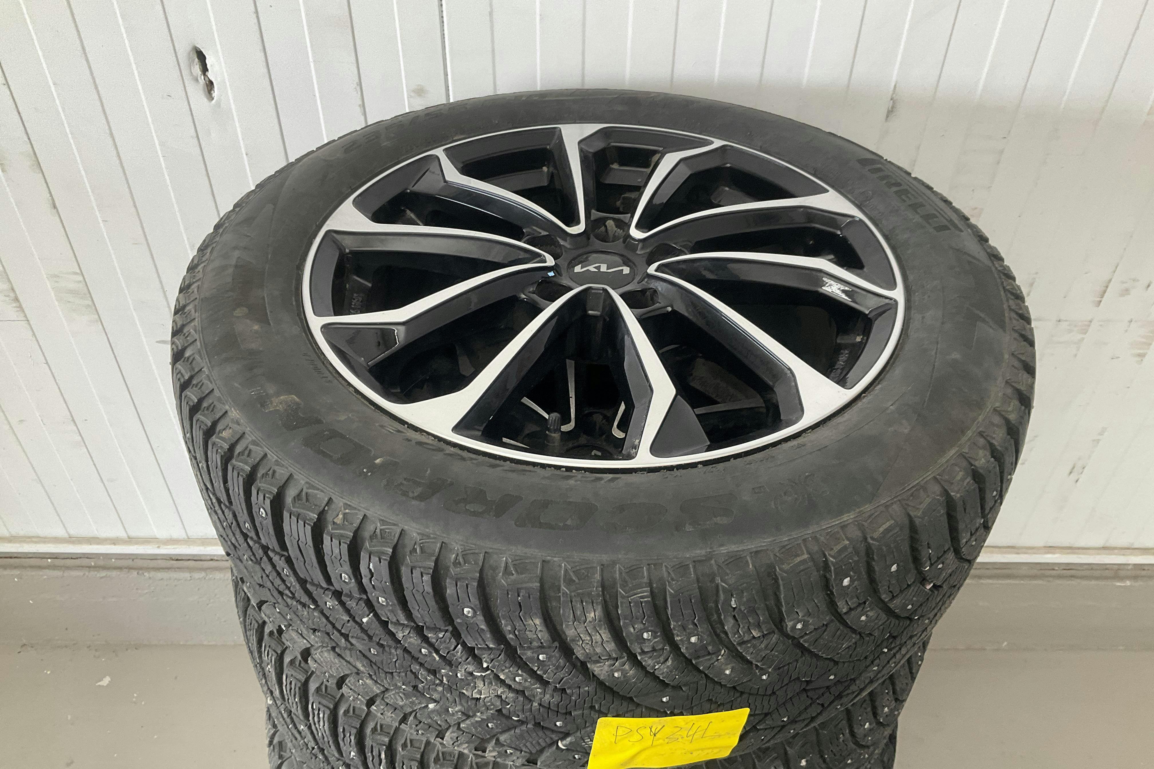 Vehicle Image 22