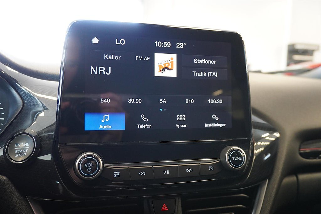 Vehicle Image 15