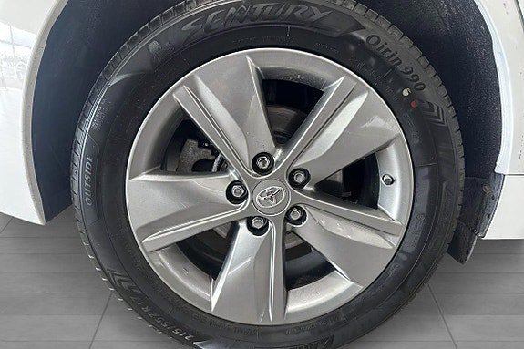 Vehicle Image 15