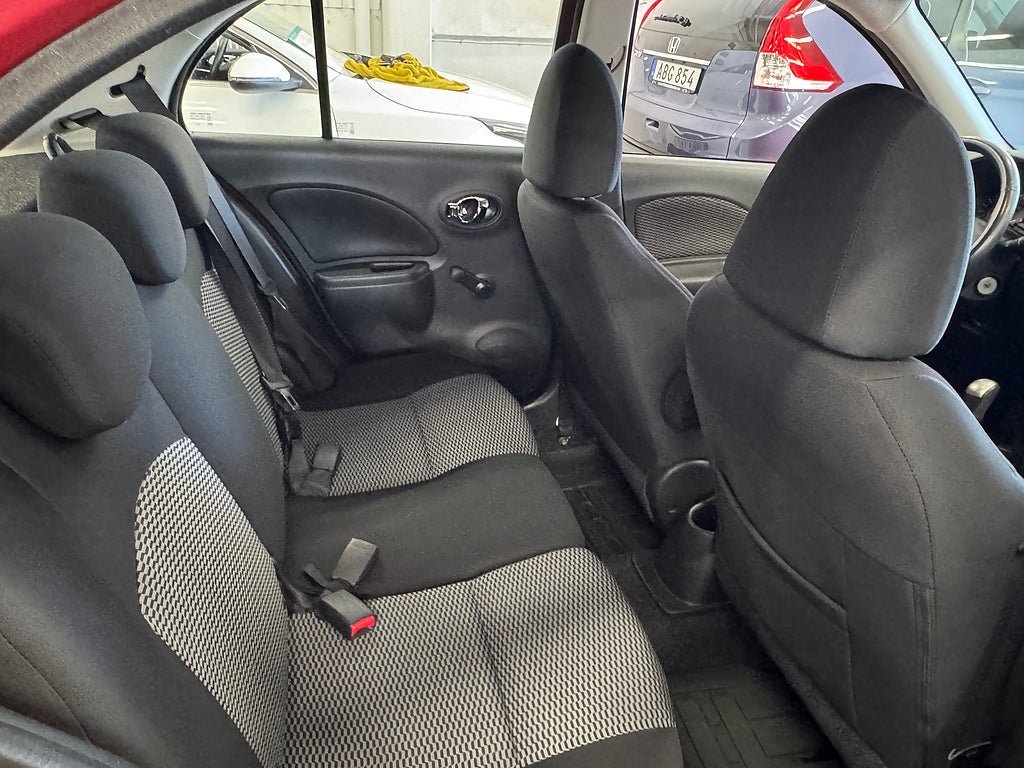 Vehicle Image 16