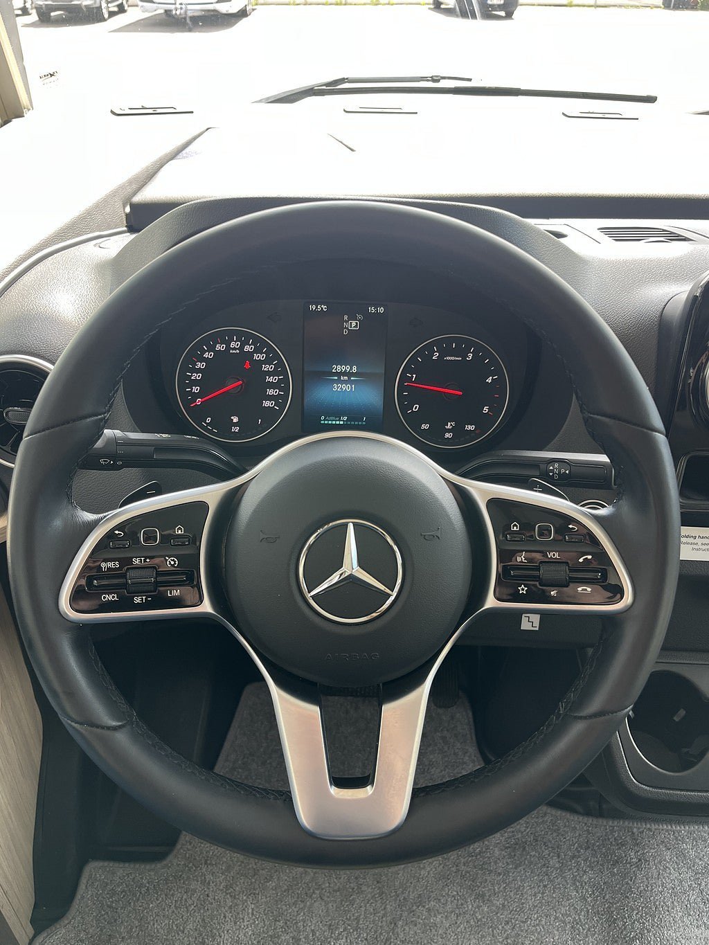Vehicle Image 29