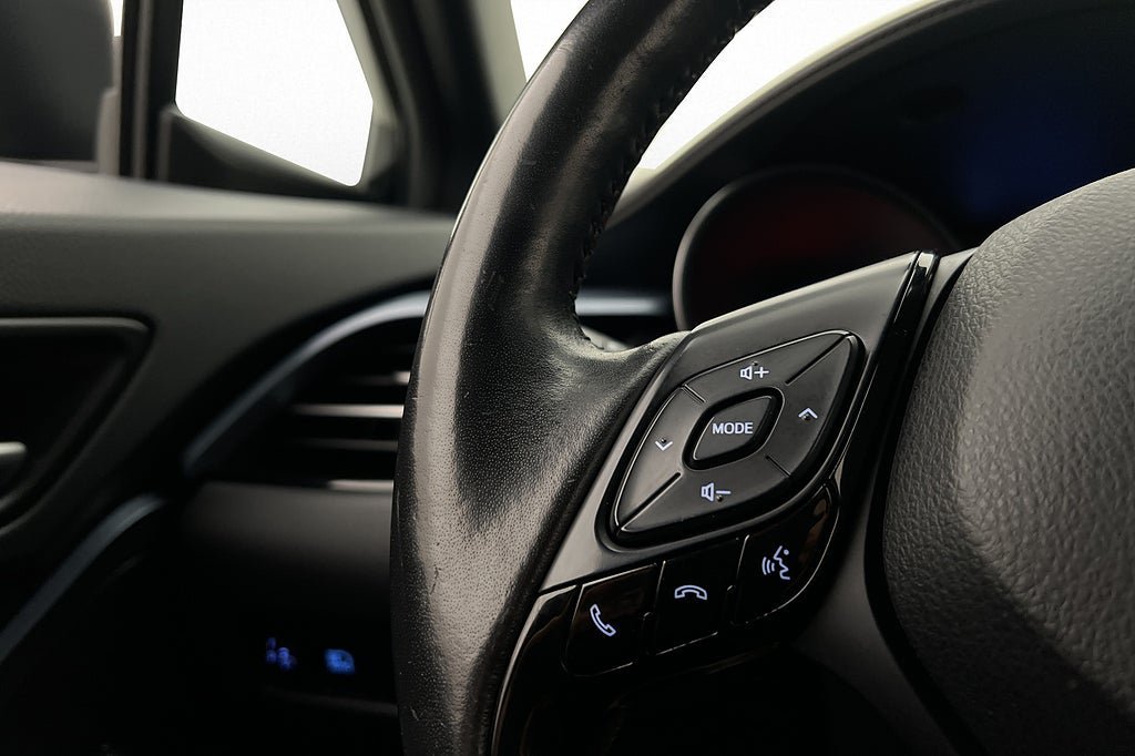 Vehicle Image 13