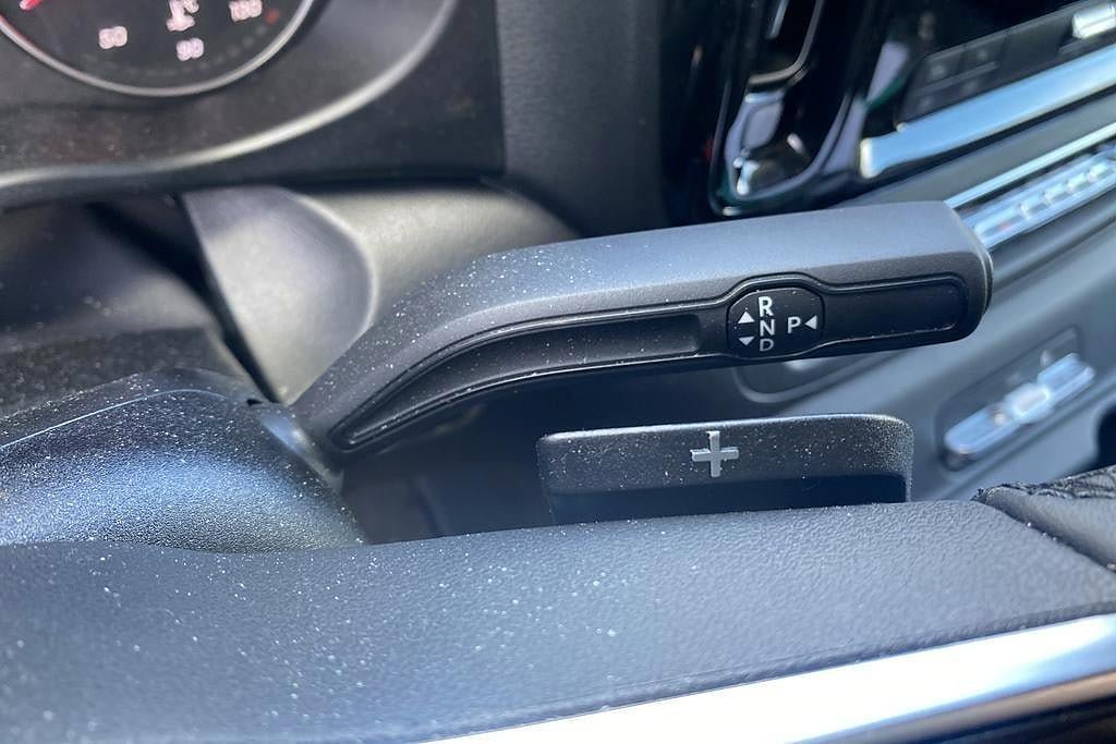 Vehicle Image 12