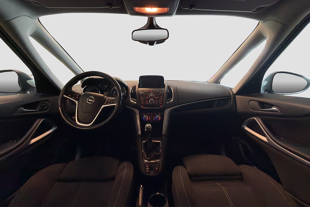 Vehicle Image 12