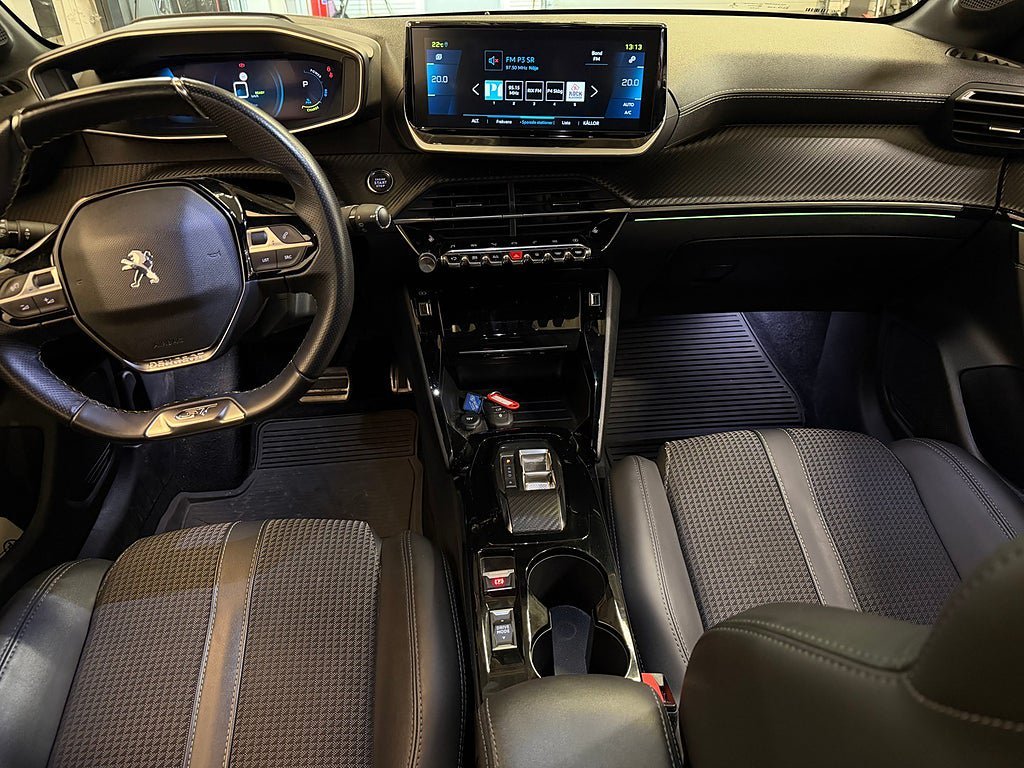 Vehicle Image 11