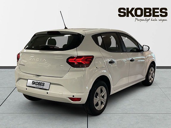Vehicle Image 7