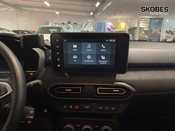 Vehicle Image 14