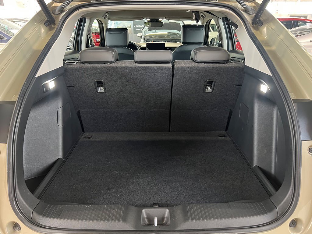 Vehicle Image 9