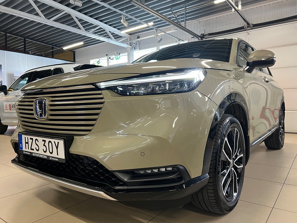 Vehicle Image 16