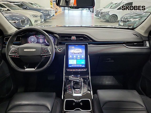 Vehicle Image 12