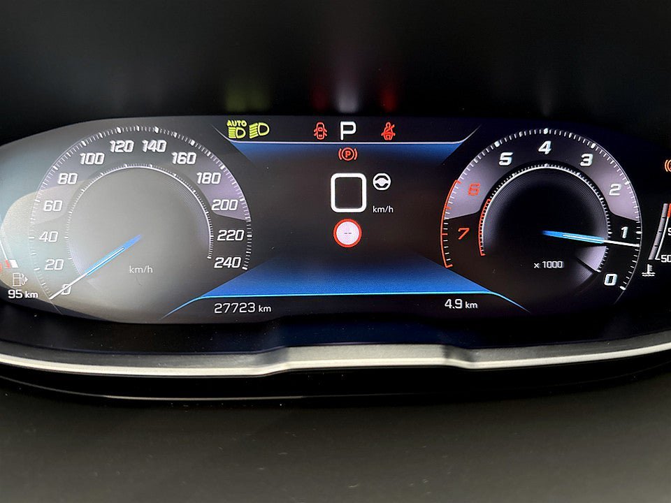 Vehicle Image 9