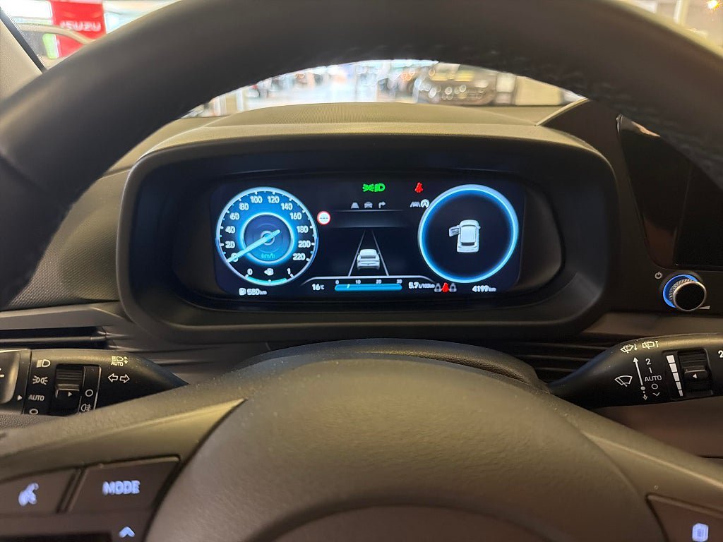 Vehicle Image 6