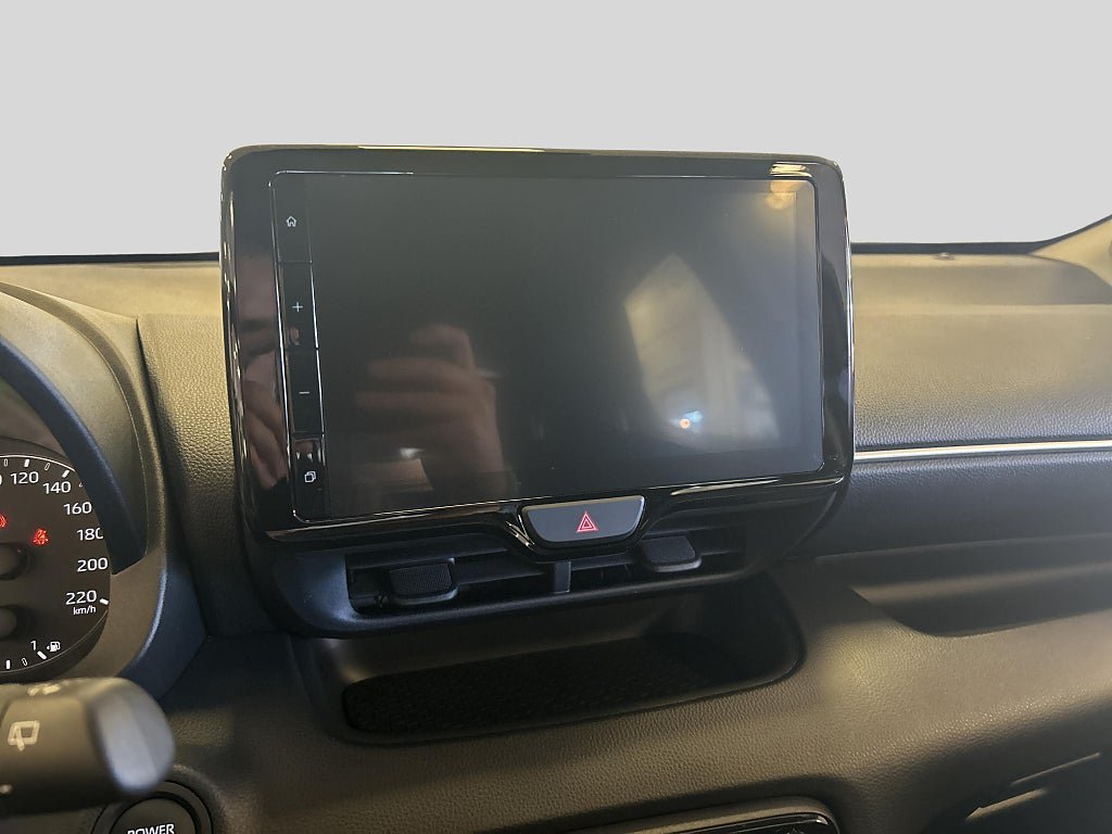 Vehicle Image 6