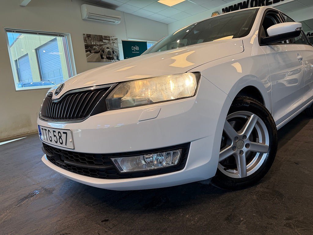 Vehicle Image 6