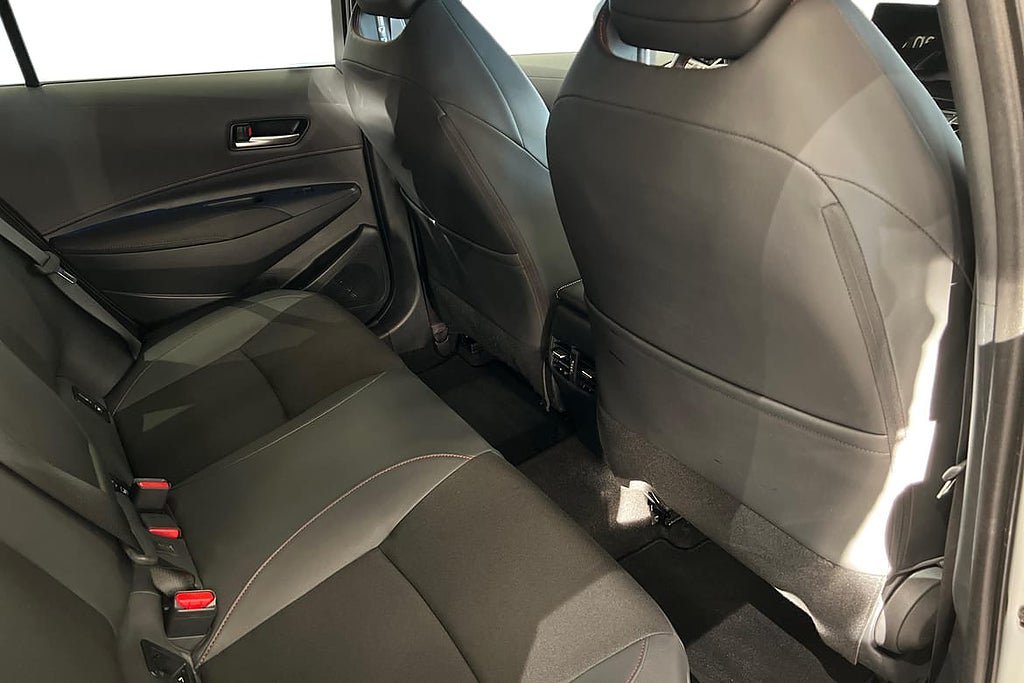 Vehicle Image 9