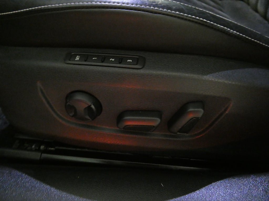 Vehicle Image 24
