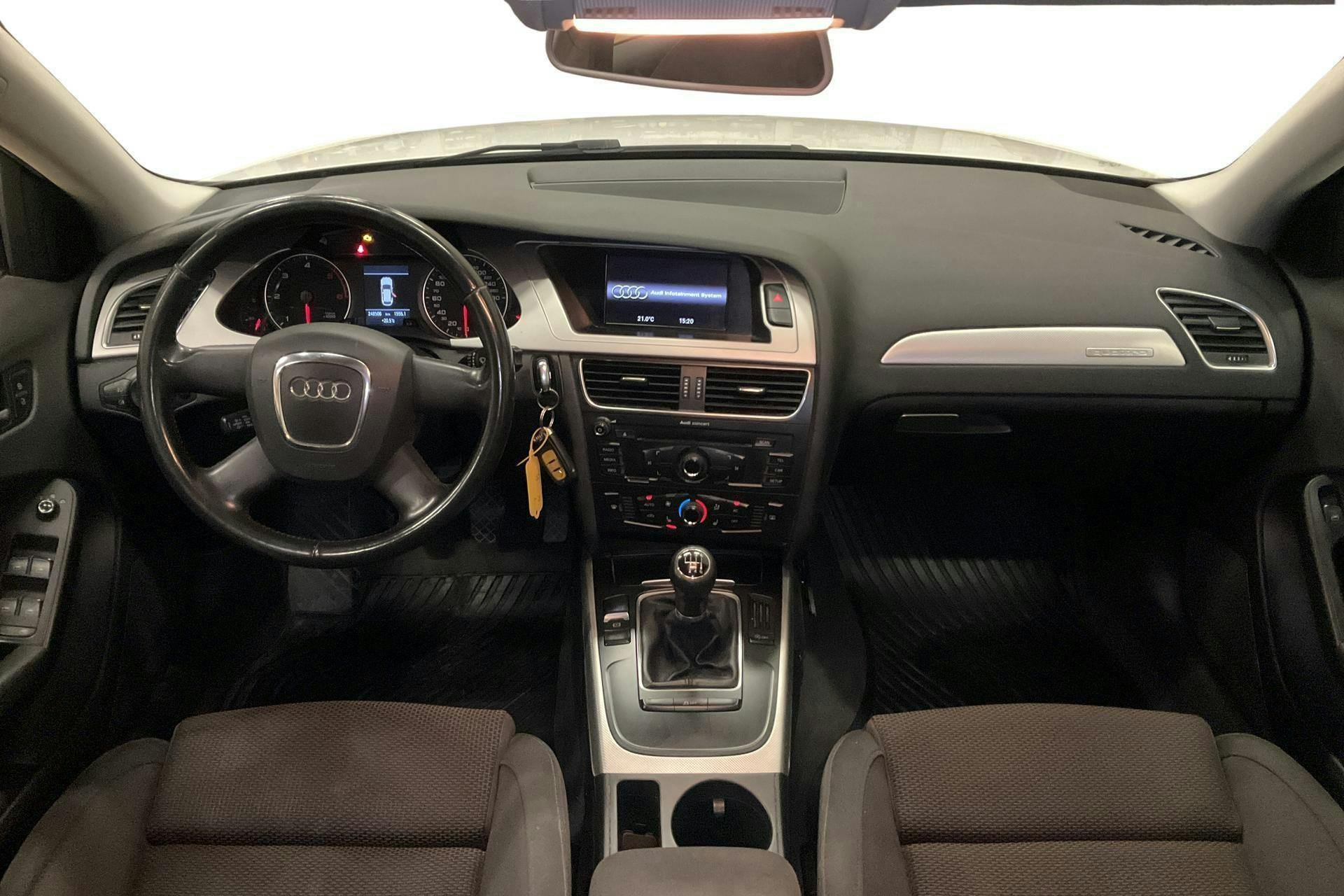 Vehicle Image 6