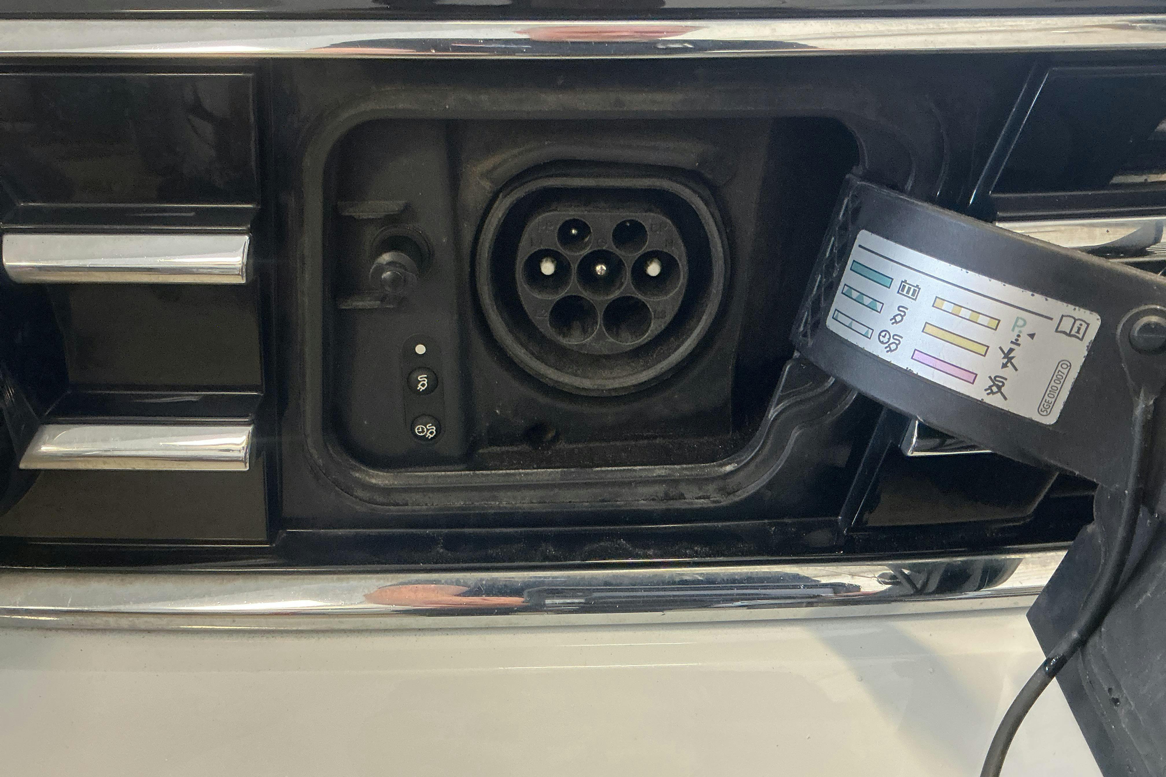 Vehicle Image 16