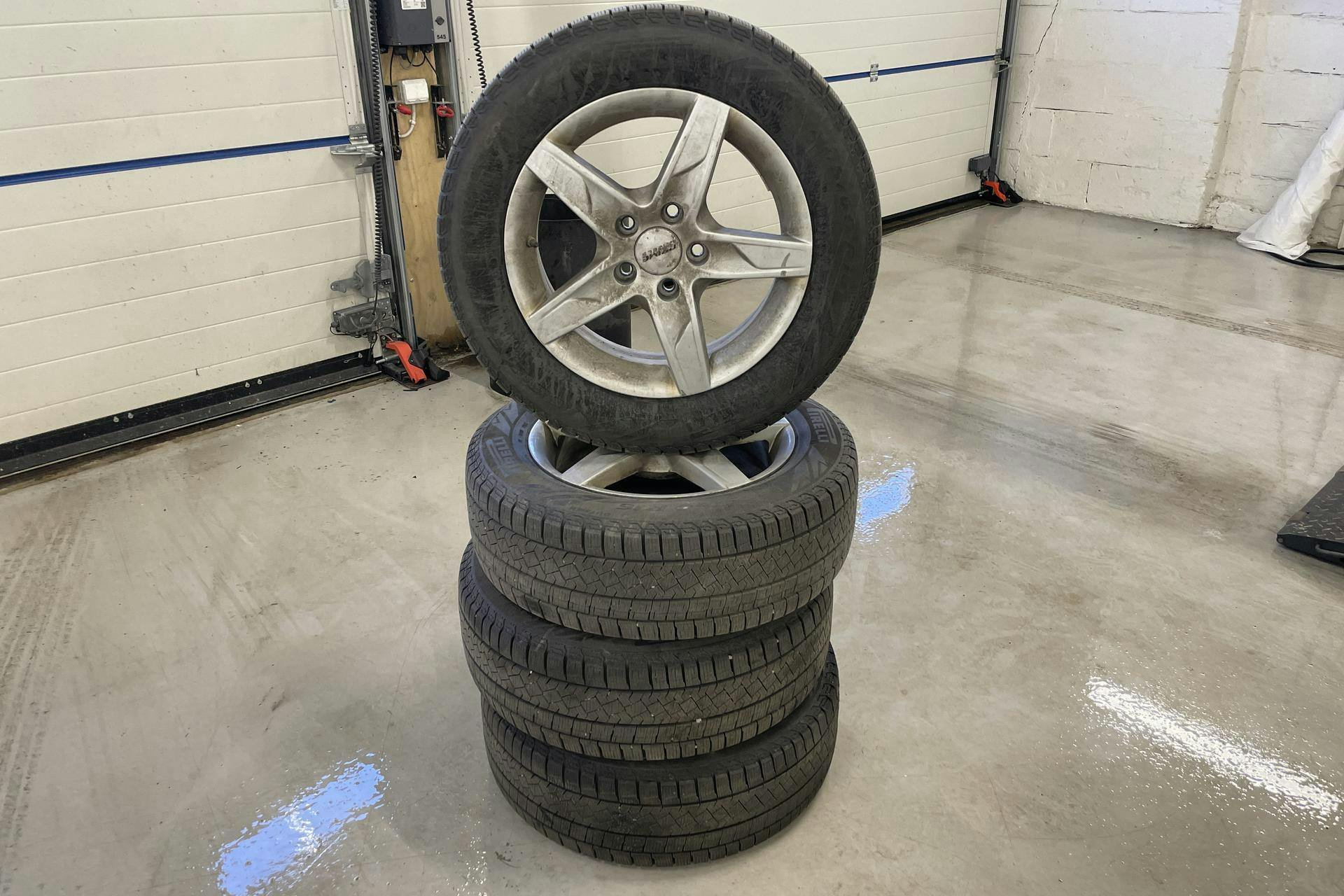Vehicle Image 15