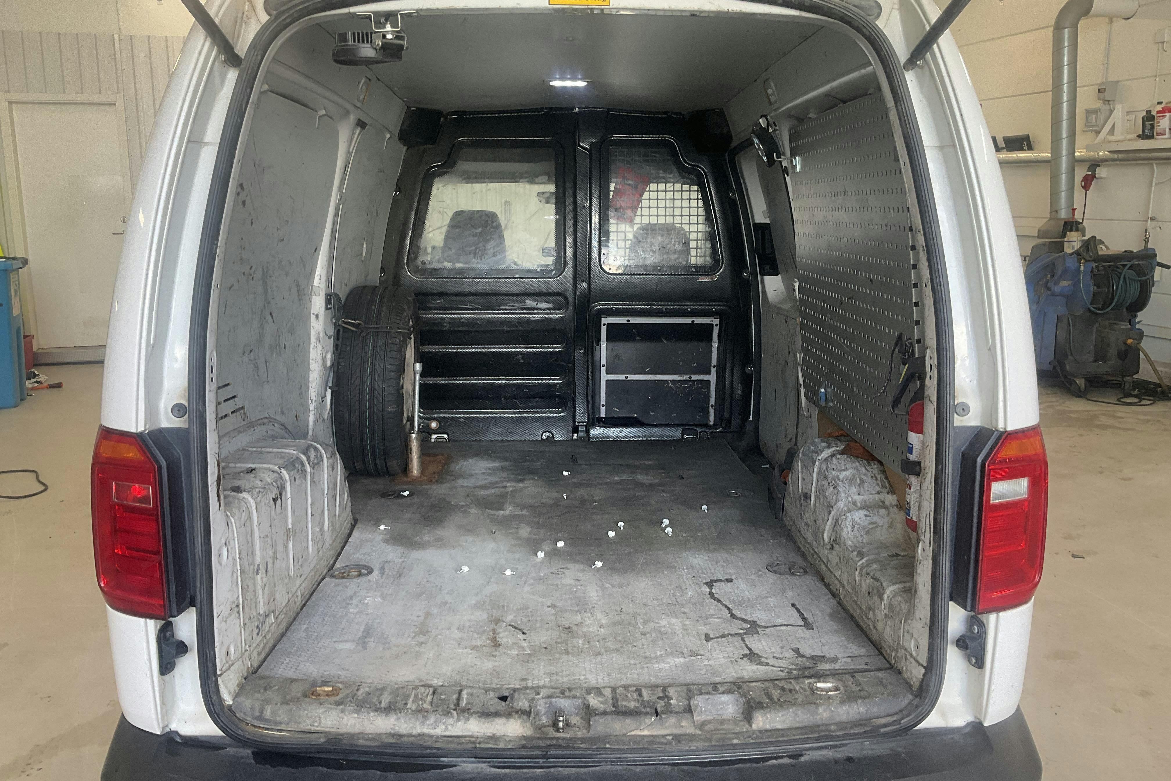 Vehicle Image 9