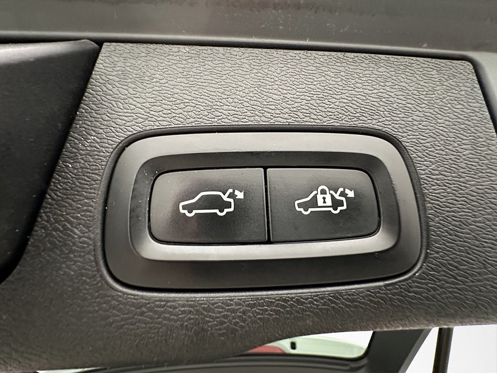 Vehicle Image 29