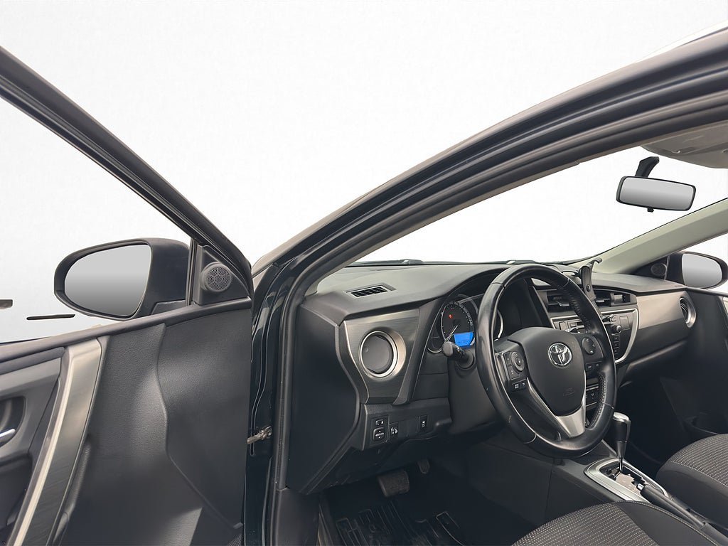Vehicle Image 11