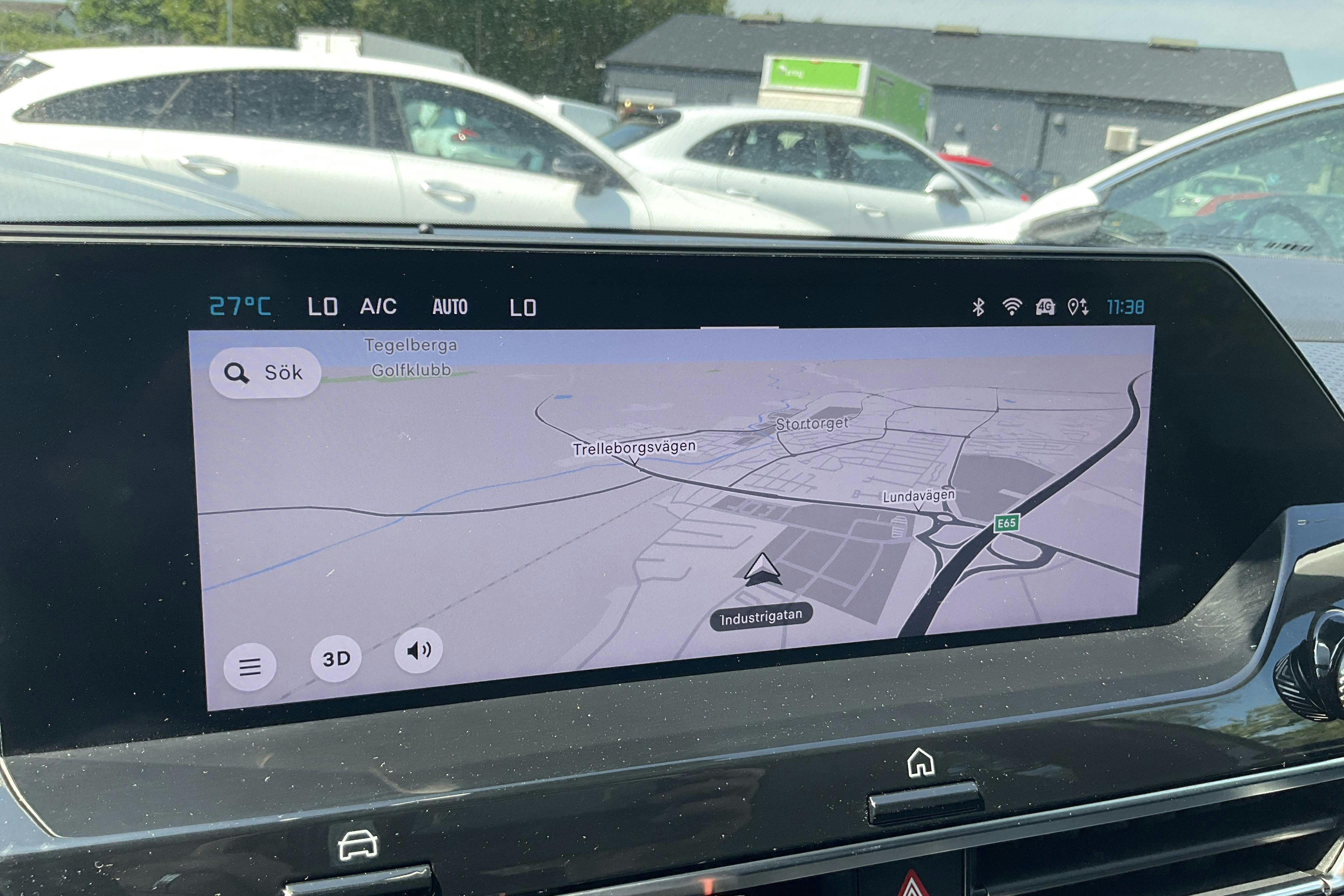 Vehicle Image 11