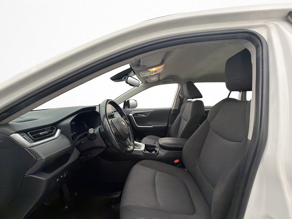 Vehicle Image 11