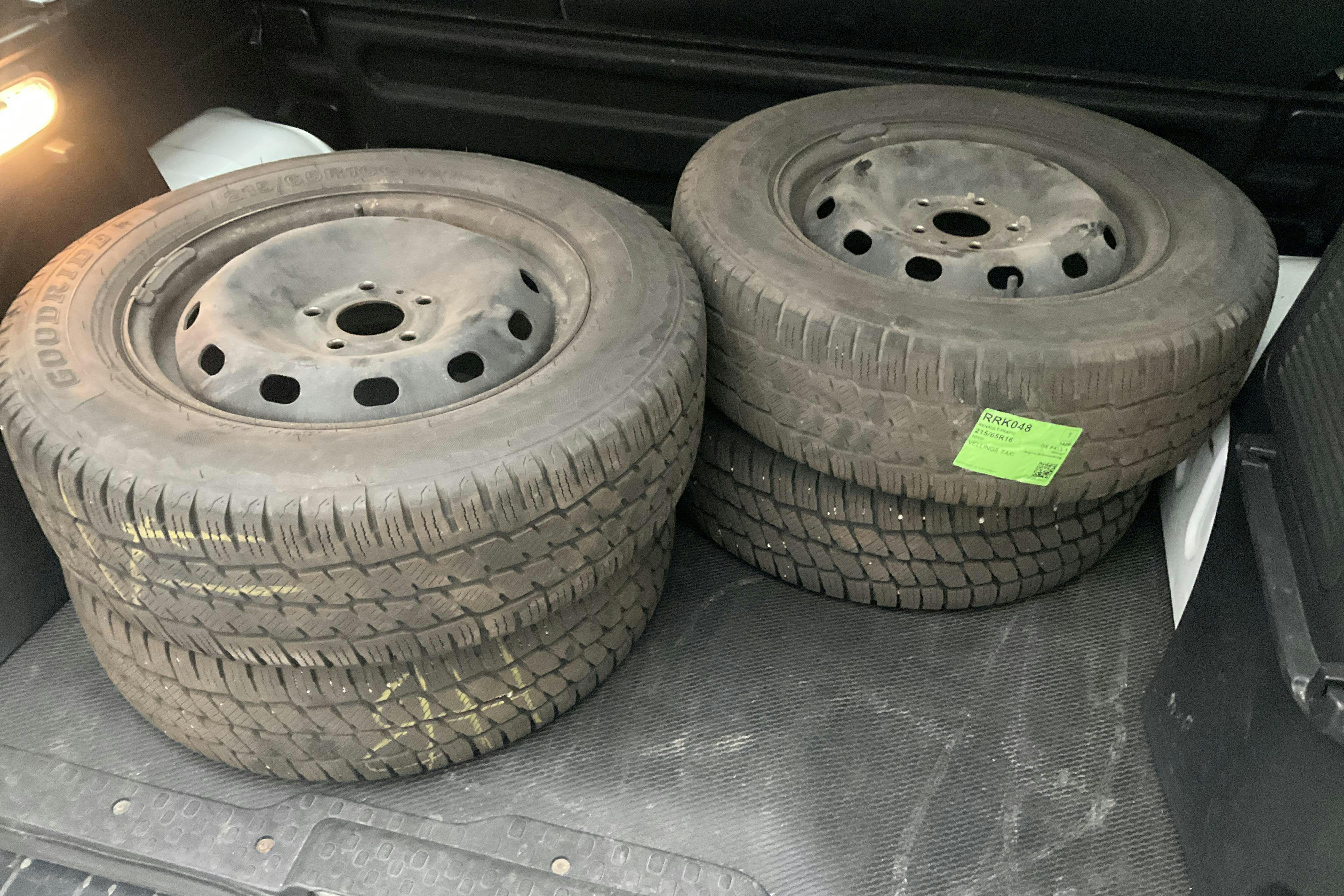 Vehicle Image 12