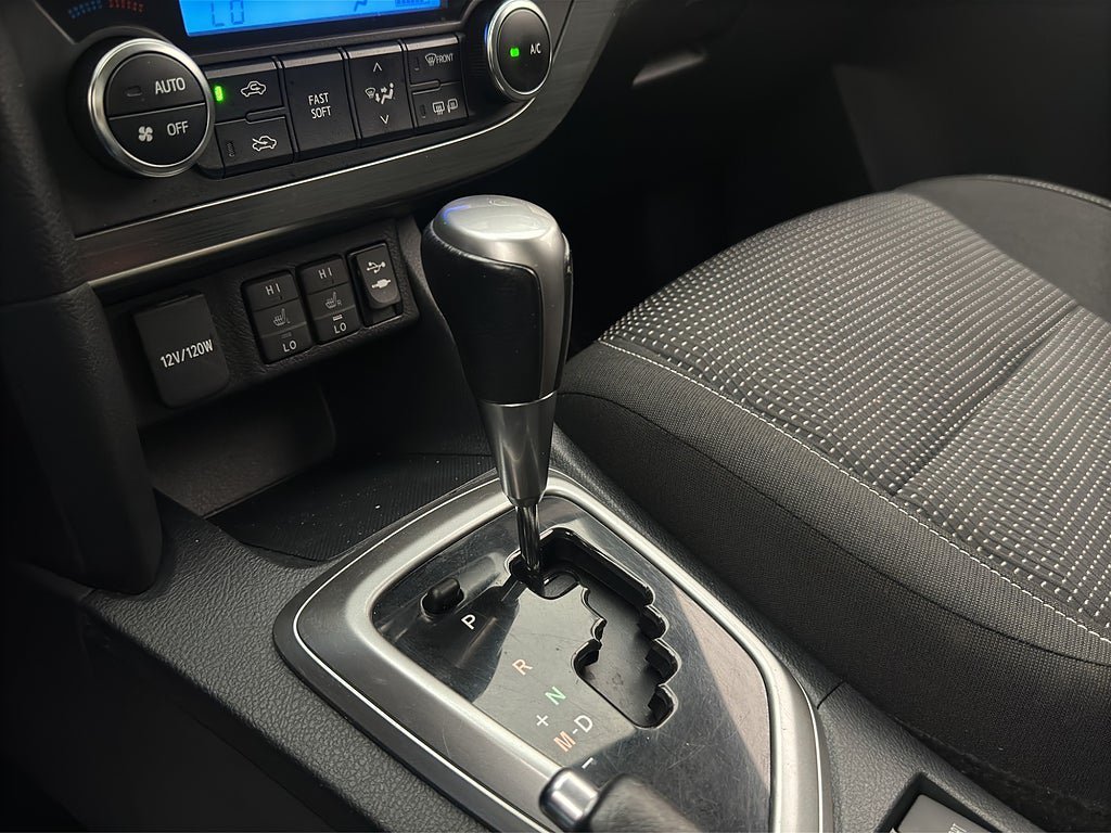 Vehicle Image 23