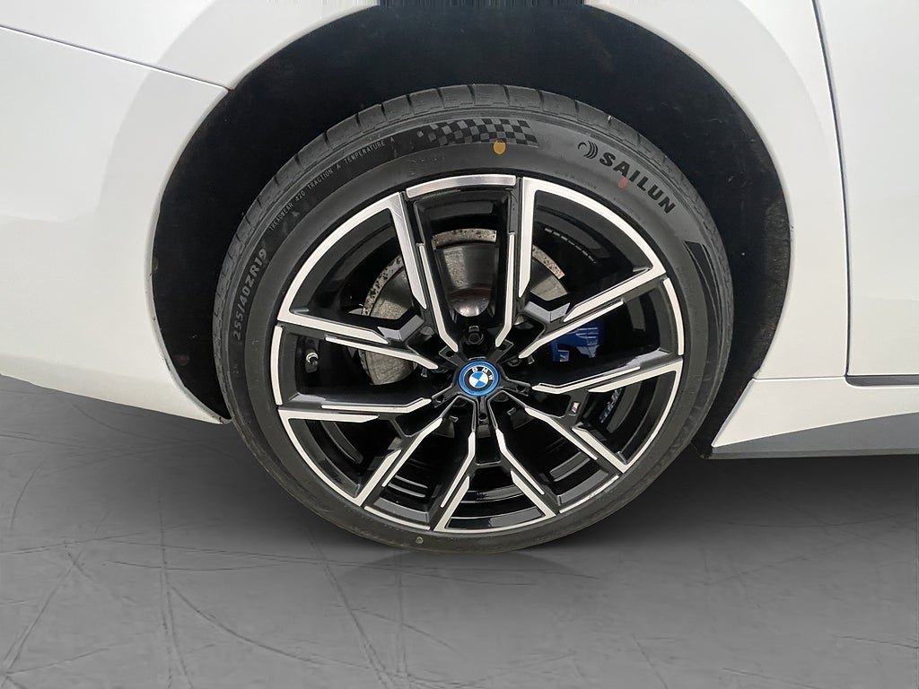 Vehicle Image 35
