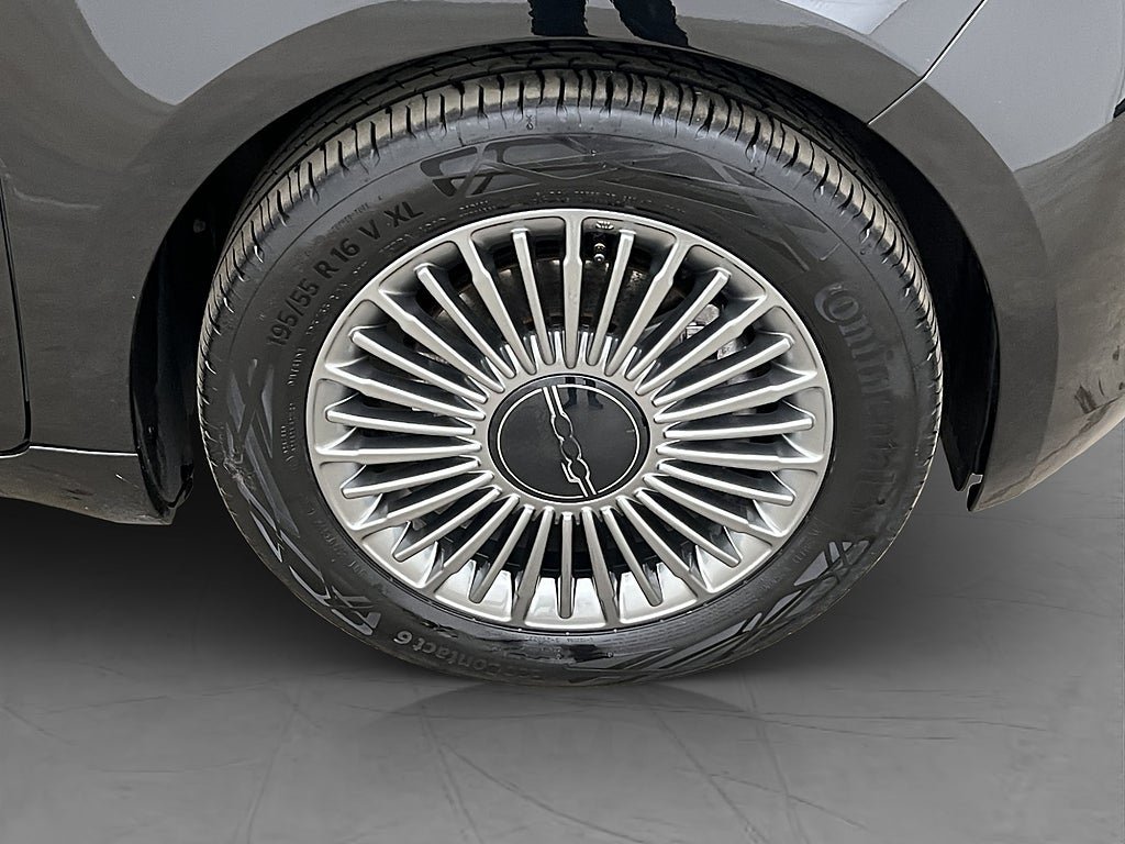 Vehicle Image 33